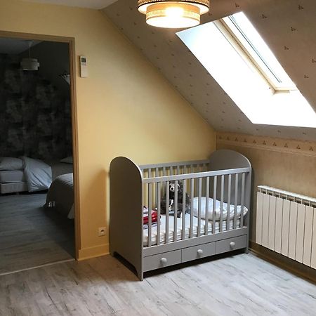 Des Roux Et Des Pious Suite De 35 A 60 M2 Et 3 Chambres Pour Groupe De 2 A 6 Personnes Civray-de-Touraine Zewnętrze zdjęcie