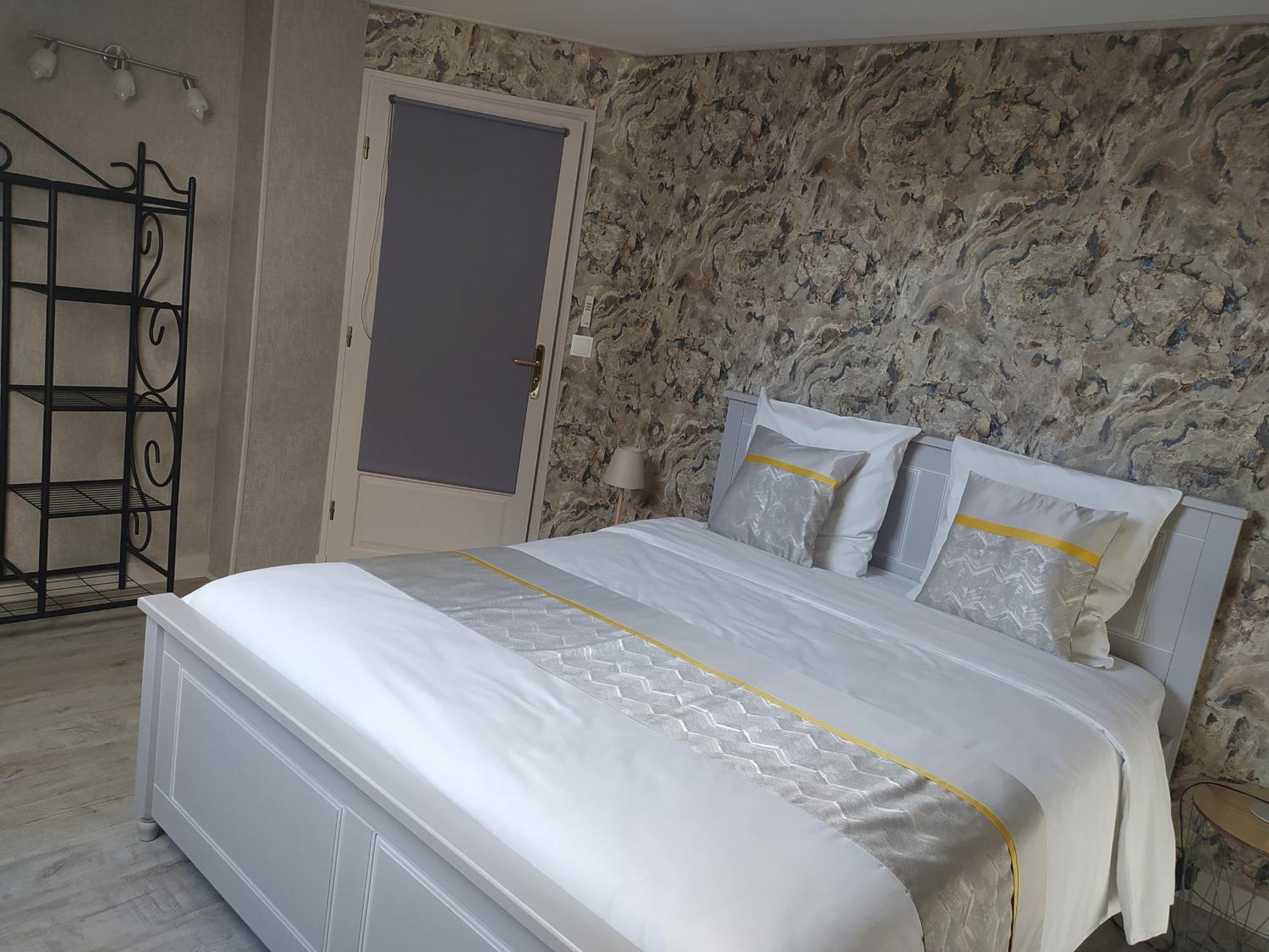 Des Roux Et Des Pious Suite De 35 A 60 M2 Et 3 Chambres Pour Groupe De 2 A 6 Personnes Civray-de-Touraine Zewnętrze zdjęcie