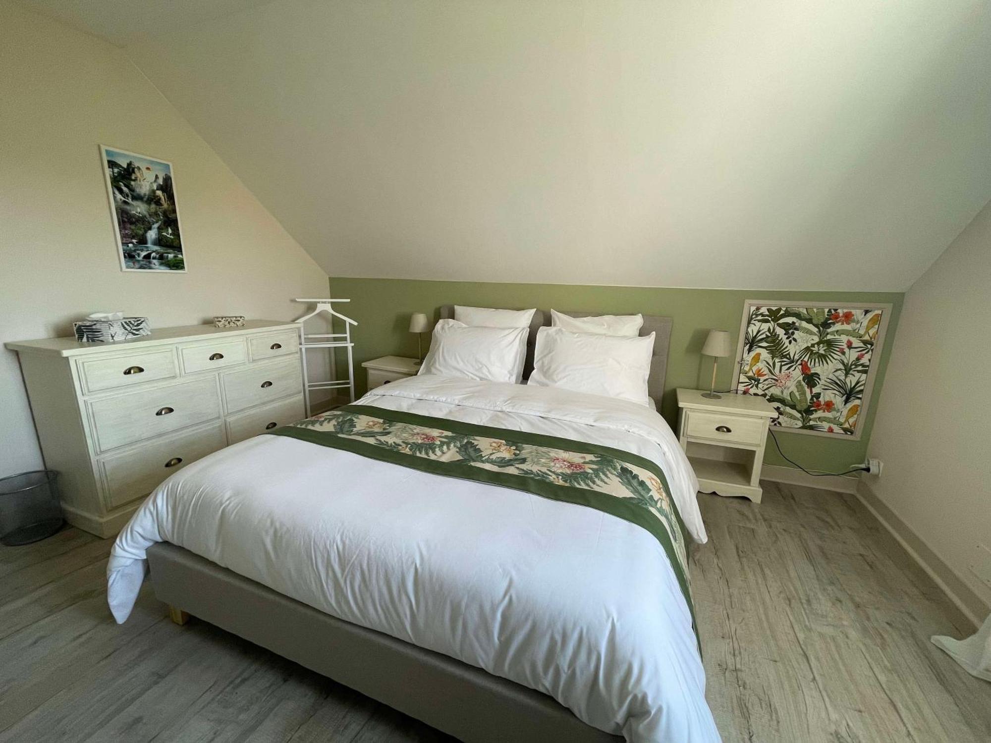 Des Roux Et Des Pious Suite De 35 A 60 M2 Et 3 Chambres Pour Groupe De 2 A 6 Personnes Civray-de-Touraine Zewnętrze zdjęcie